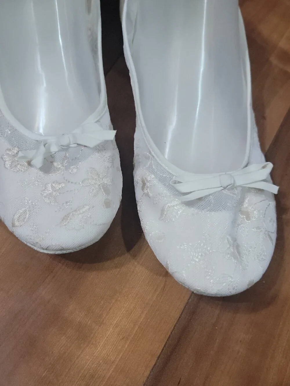 Report White Lace Ballet Flats with Bow